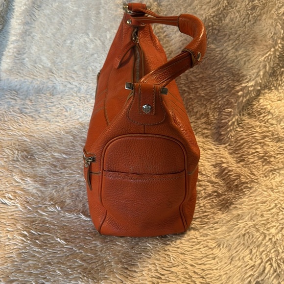 Tod's Shoulder Bag - Picture 6 of 16